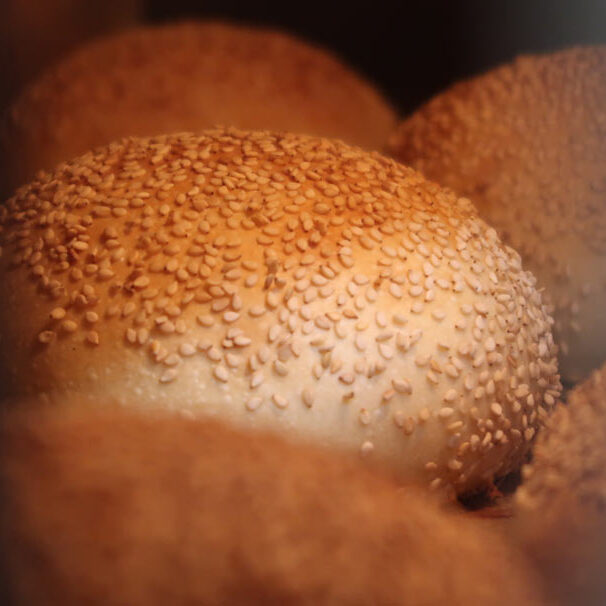 pan de semillas en el horno